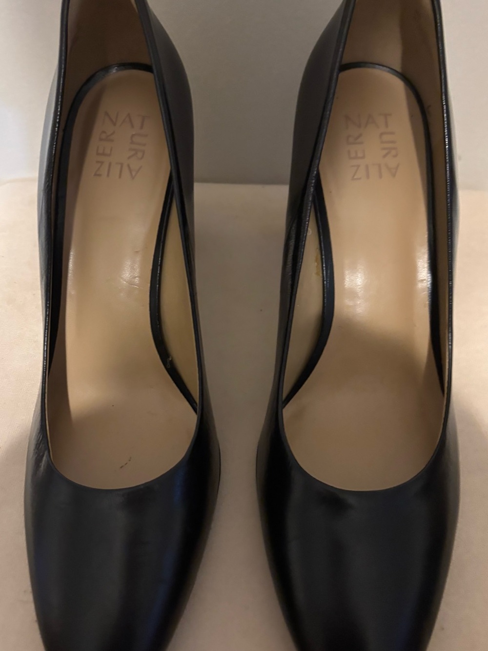 Naturalizer Black Leather Pointed-Toe Heels